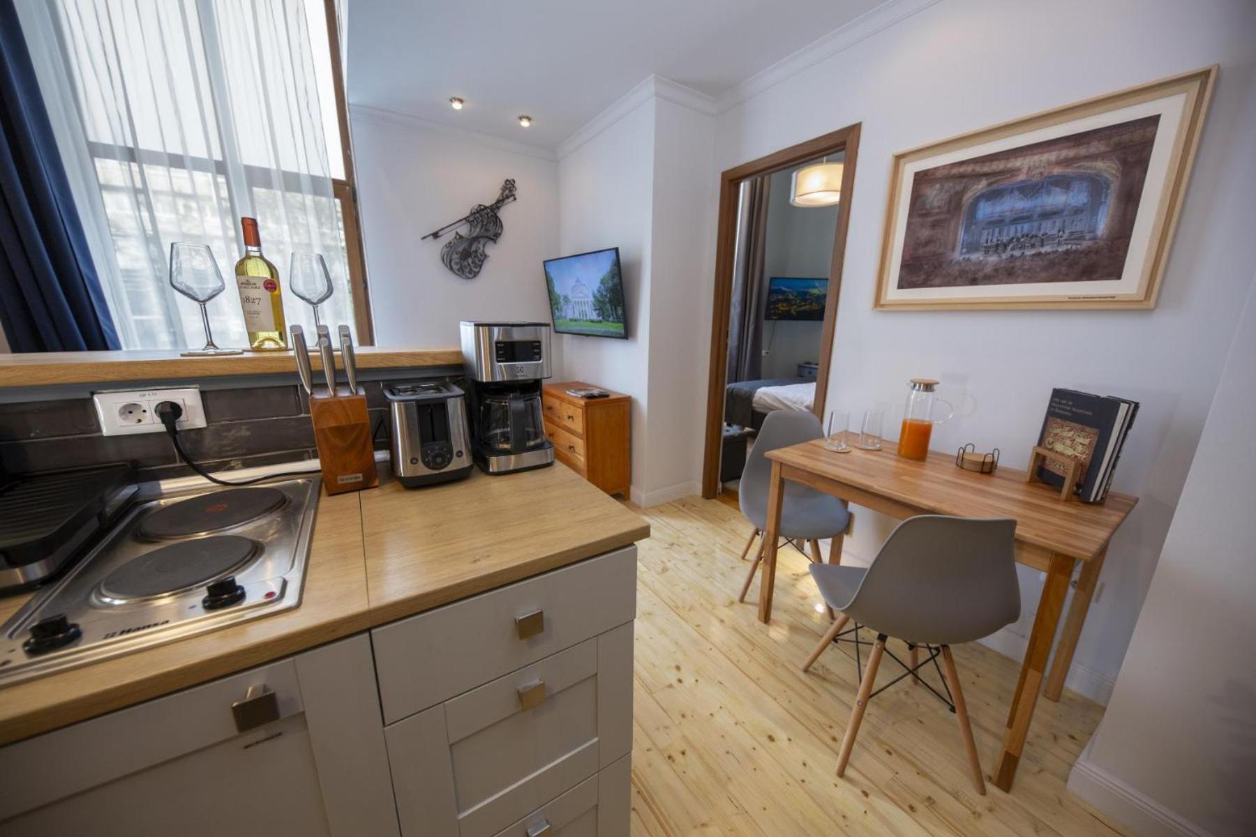 Athenaeum Spacious& Cozy 1br Prime Location W Balcony Appartamento